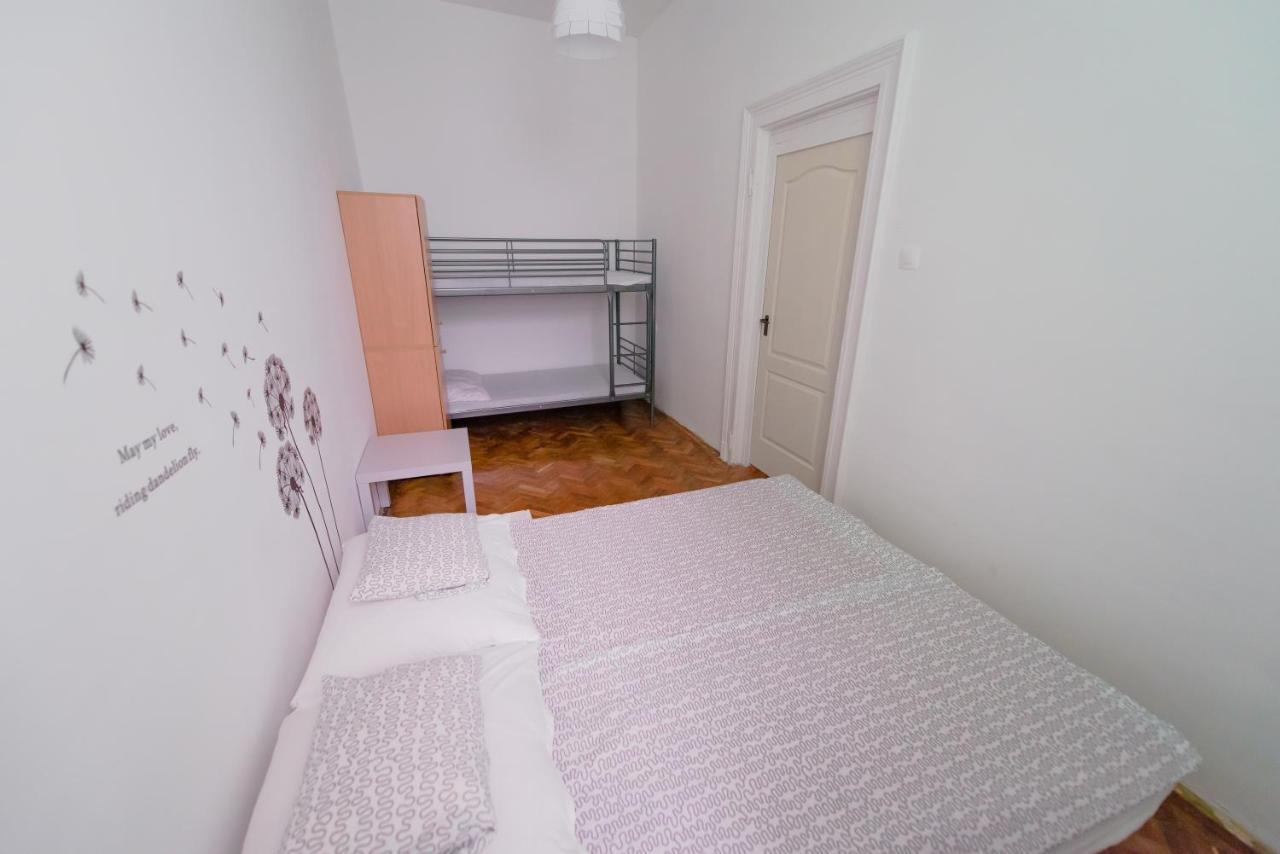 Budapest Party Hostel At Udvarom Dış mekan fotoğraf