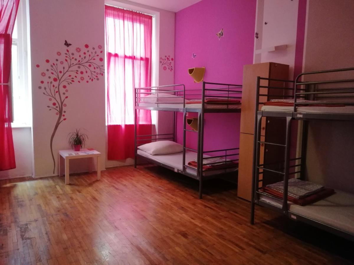 Budapest Party Hostel At Udvarom Dış mekan fotoğraf